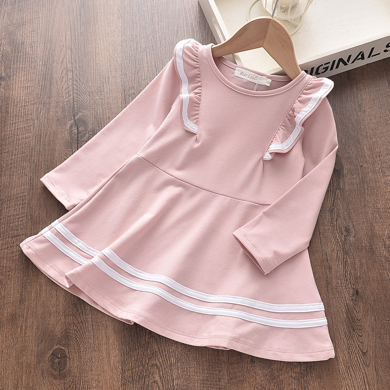 Marineblaues Kleid mit weißen Rändern für Mädchen mit gerüschten Schultern