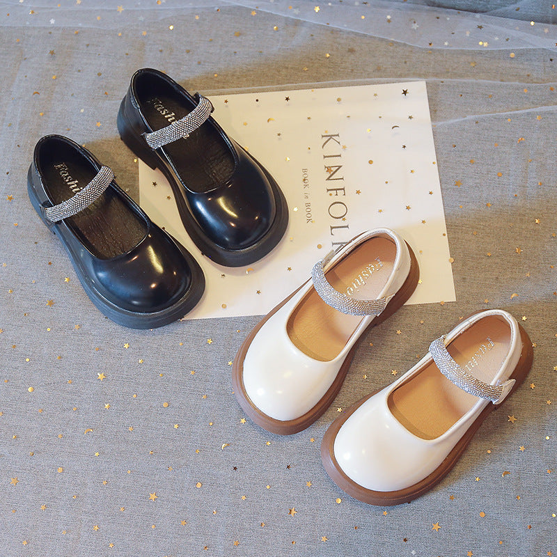 Kunstlederschuhe mit dicker Sohle und Strasssteinen für kleine Mädchen