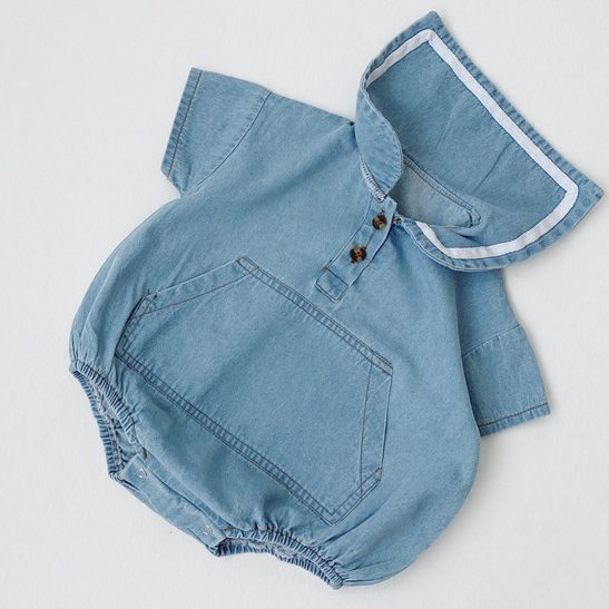 Baby-Jeansoverall mit Stehkragen und weißem Rand