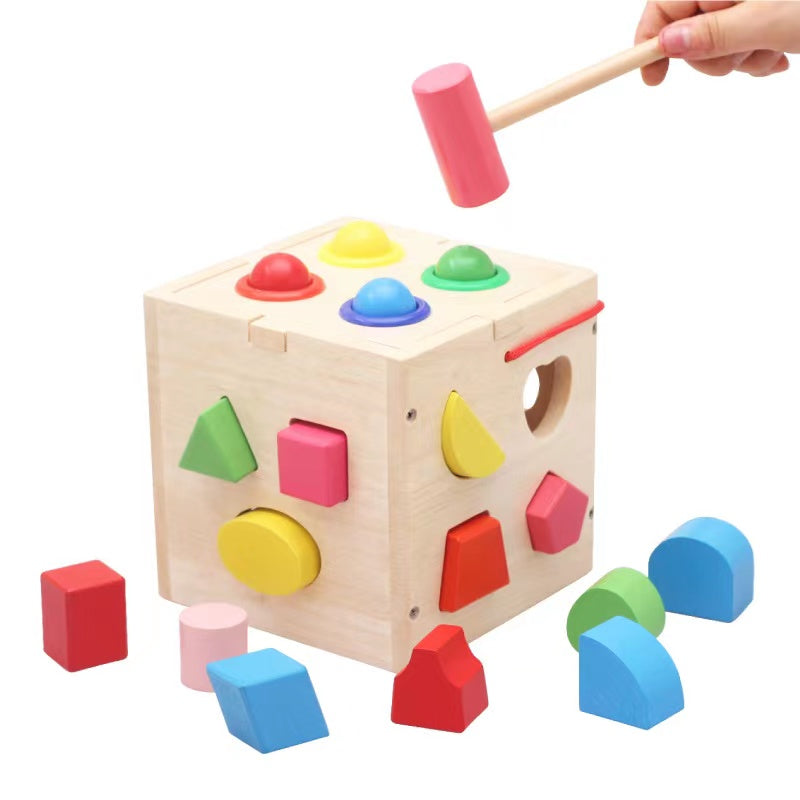 Lernspielwürfel mit Löchern zum Einstecken der Spielsteine