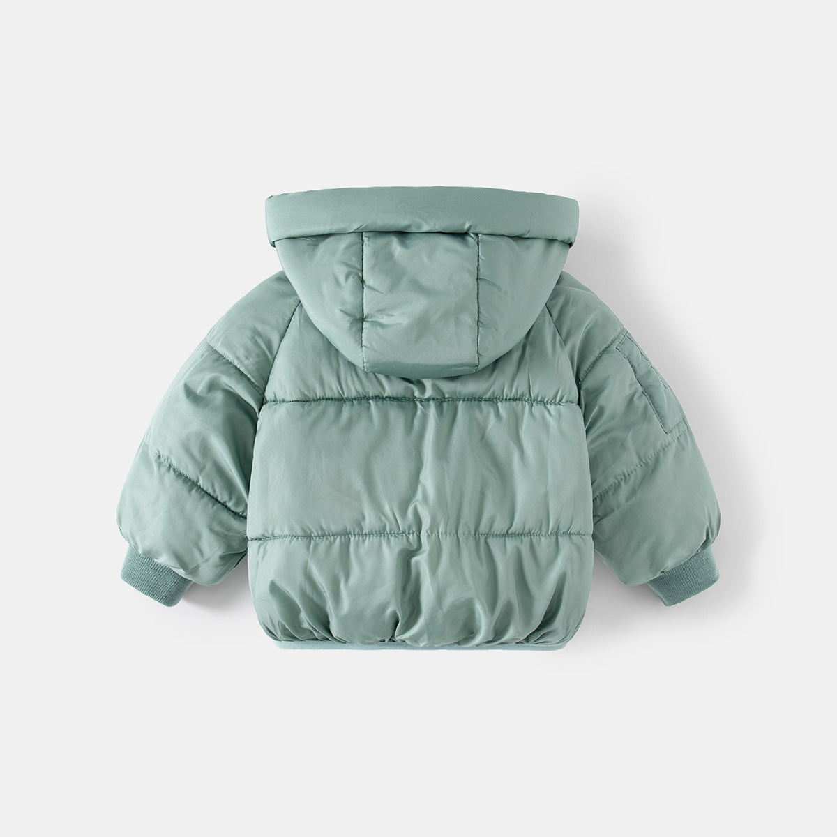 Chaqueta acolchada para niños con capucha de invierno de moda.