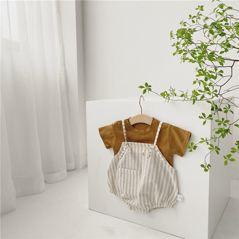 Baby-Overall und T-Shirt-Set mit abnehmbarer Kapuze