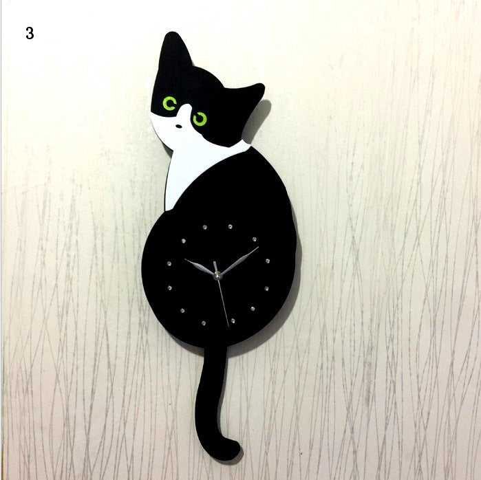 Katzen-Wanduhr mit beweglichem Schwanz