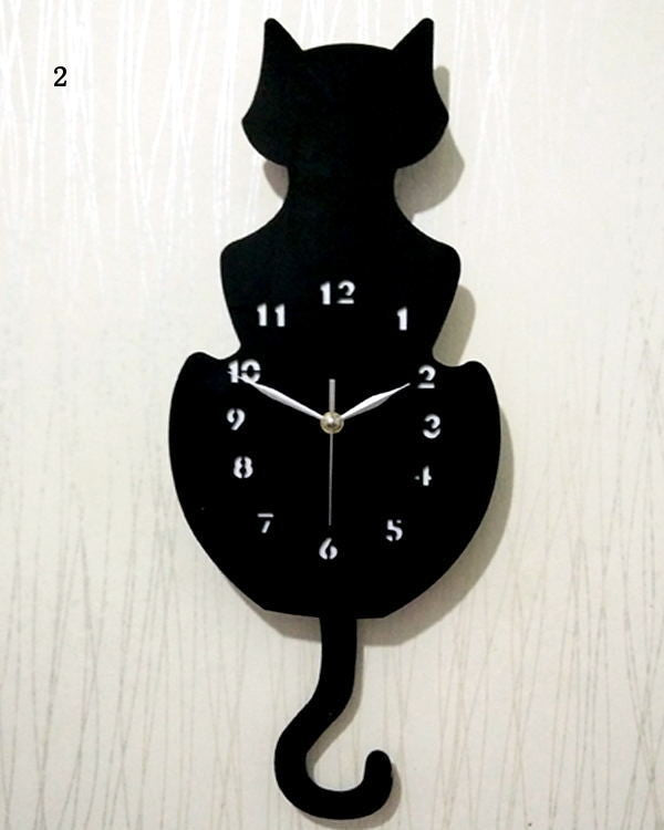 Katzen-Wanduhr mit beweglichem Schwanz