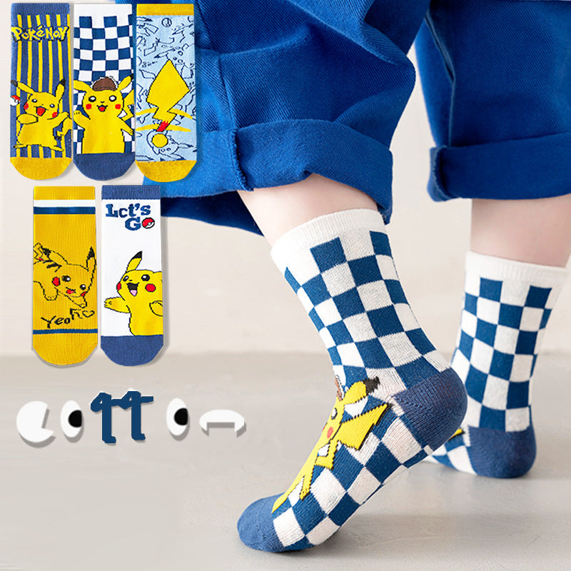Conjunto de cinco pares de calcetines de Pikachu para niños.