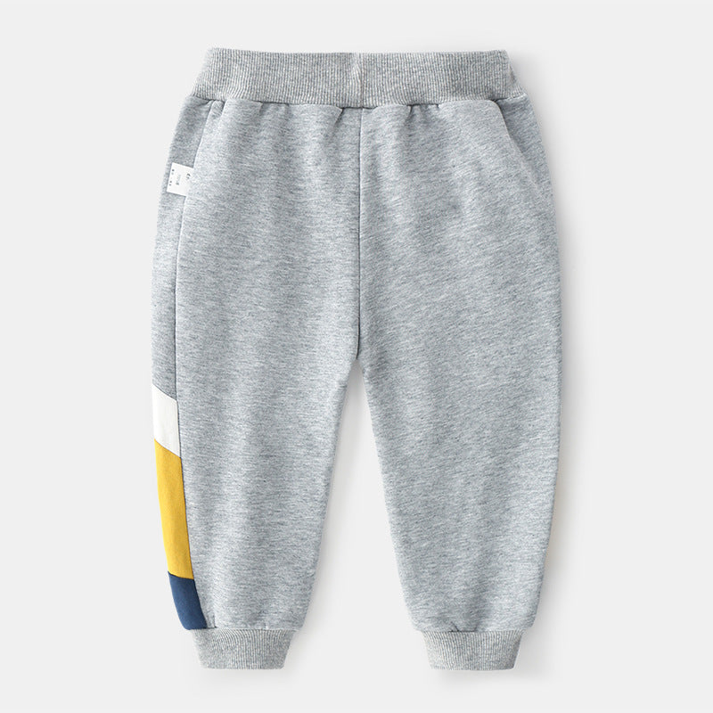 Jogginghose für Jungen mit farbigen Streifen an der Seite