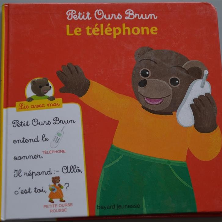 Kleiner Braunbär - Das Telefon