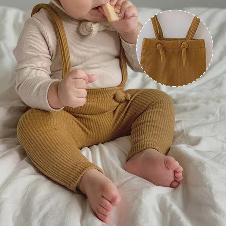 Pantalones de lana con tirantes para bebés