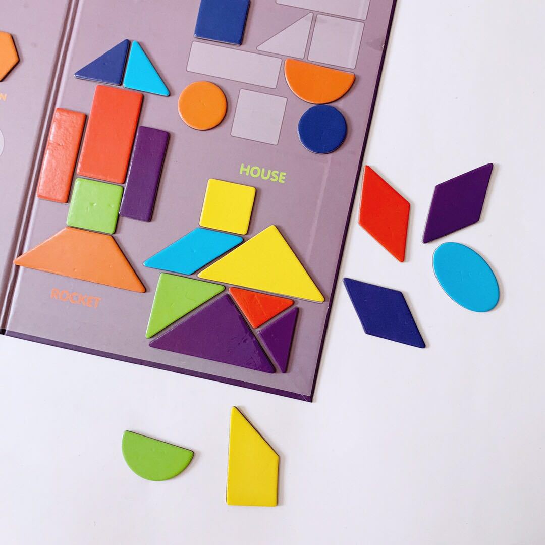 Magnetisches Puzzle (Buchstaben oder geometrische Muster)