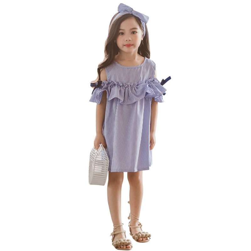 Schulterfreies, gestreiftes Mädchenkleid