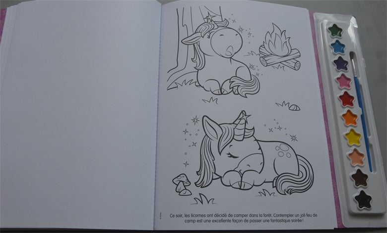 Un Mundo de Unicornios (libro para pintar con acuarela y pincel)