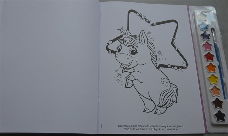 Un Mundo de Unicornios (libro para pintar con acuarela y pincel)