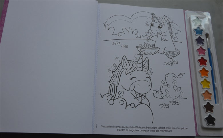 Un Mundo de Unicornios (libro para pintar con acuarela y pincel)