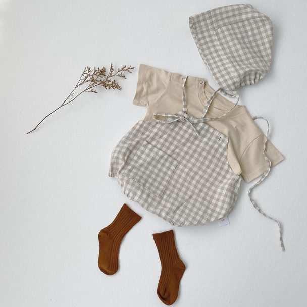 Baby-Overall und T-Shirt-Set mit abnehmbarer Kapuze
