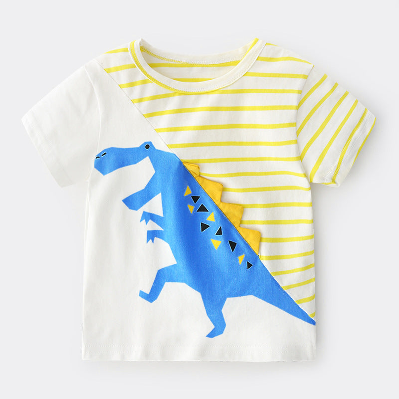 Camiseta infantil de dinosaurio con rayas diagonales y estampado colorido.