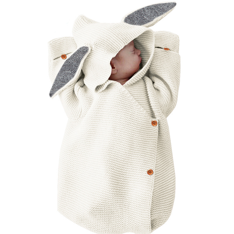 Duvet pour bébé en tricot forme lapin - Petit Toucan